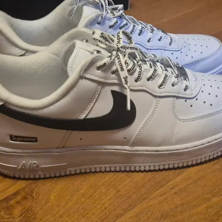 [BUNJANG] Supreme Air Force 1 Low White Sneakers / 슈프림 에어포스 화이트