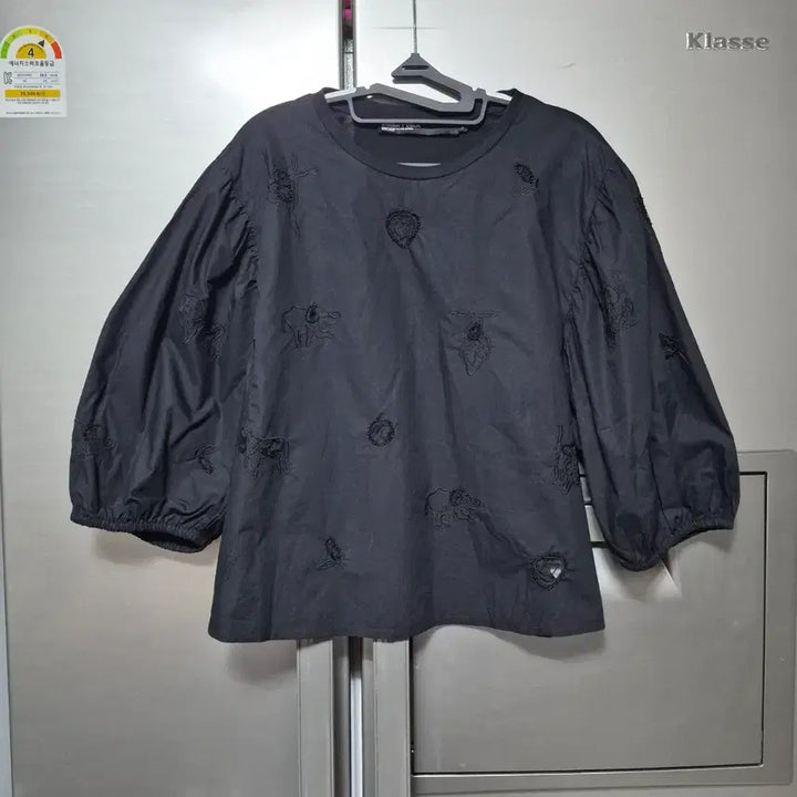 [SOLD OUT] 빔바이롤라 블랙 볼륨 소매 티셔츠