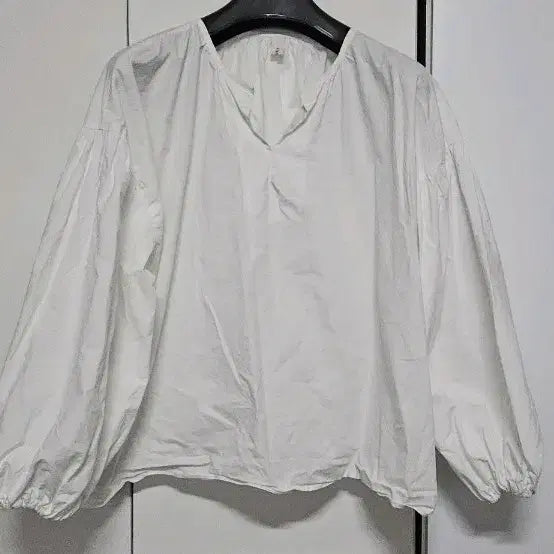 [BUNJANG] Attention White Balloon Sleeve Oversized Cotton Blouse / 어텐션 화이트 벌룬 소매  오버핏 면 블라우스