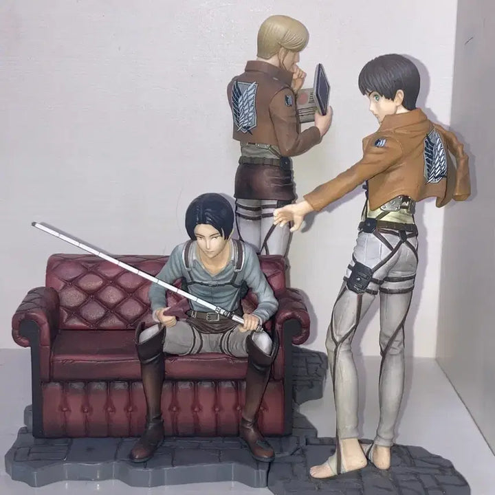 [BUNJANG] Attack on Titan Figure Set: Levi, Eren, and Mike / 희귀)진격의 거인 고전쿠지 리바이+에렌+미케 피규어 디오라마 좌상제일복권