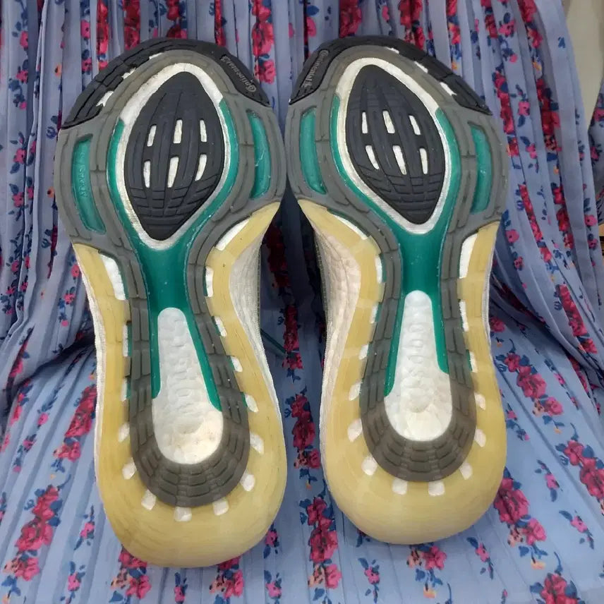 [SOLD OUT] 아디다스 울트라부스트 화이트/그린 270mm