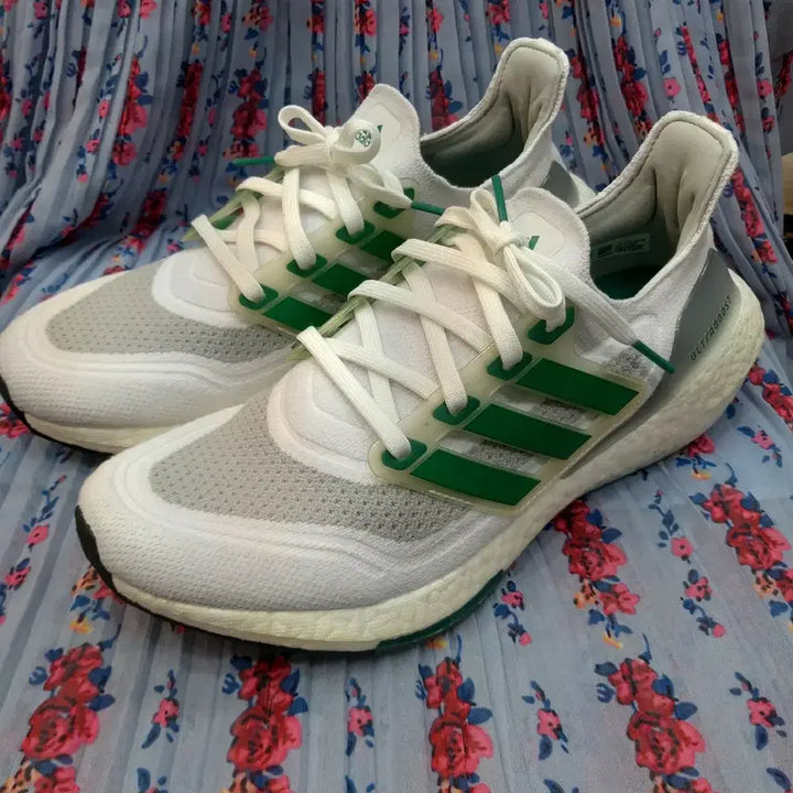 [SOLD OUT] 아디다스 울트라부스트 화이트/그린 270mm
