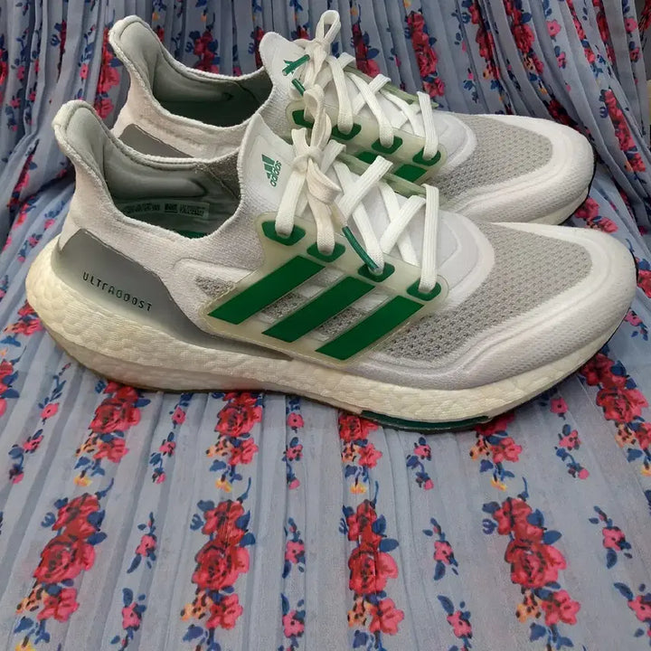 [SOLD OUT] 아디다스 울트라부스트 화이트/그린 270mm