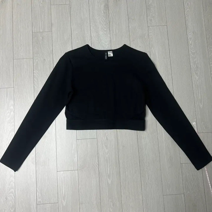 [BUNJANG] H&amp;M Divided Black Crop Long Sleeve Top / 무배 H&amp;M 디바이디드 블랙 크롭 긴팔티 M 필라테스 요가 흐앤므