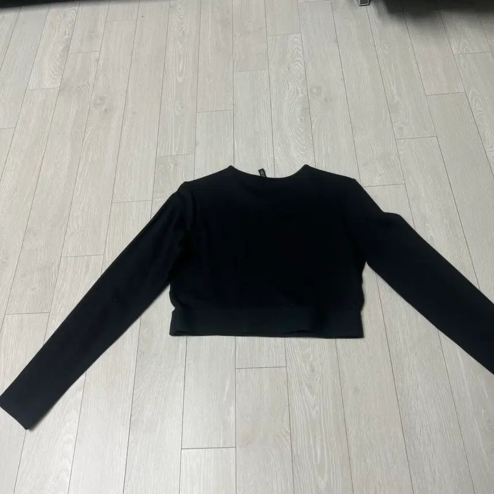 [BUNJANG] H&amp;M Divided Black Crop Long Sleeve Top / 무배 H&amp;M 디바이디드 블랙 크롭 긴팔티 M 필라테스 요가 흐앤므