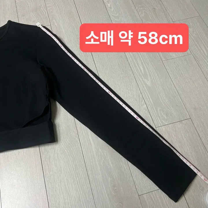 [BUNJANG] H&amp;M Divided Black Crop Long Sleeve Top / 무배 H&amp;M 디바이디드 블랙 크롭 긴팔티 M 필라테스 요가 흐앤므