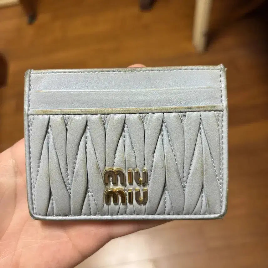 [SOLD OUT] 미우미우 마테라쎄 나파 가죽 카드지갑