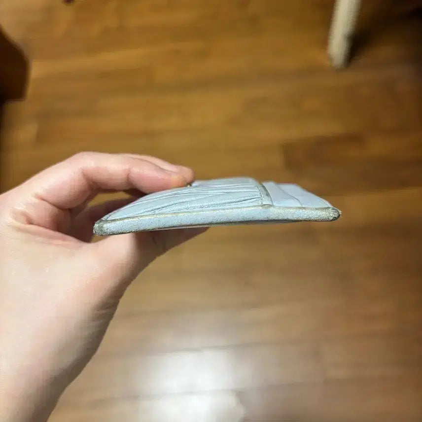 [SOLD OUT] 미우미우 마테라쎄 나파 가죽 카드지갑