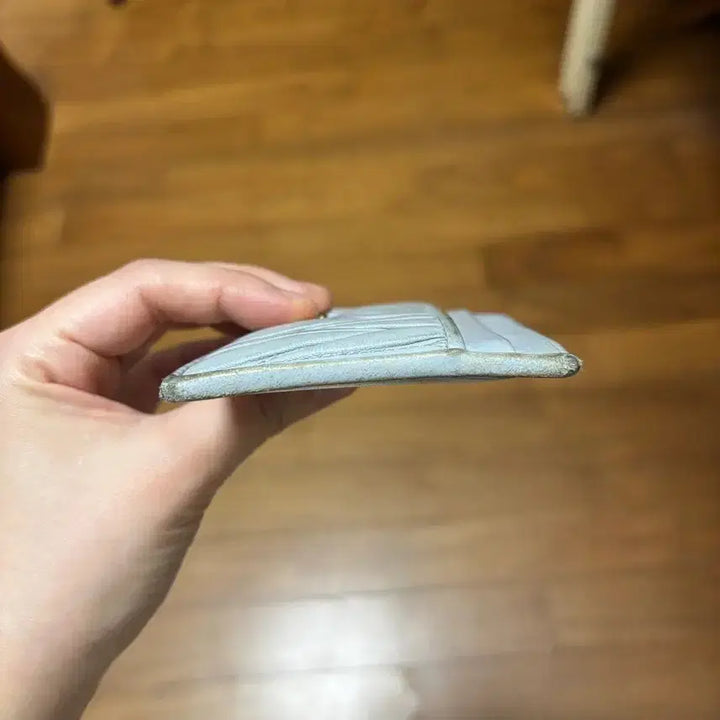 [SOLD OUT] 미우미우 마테라쎄 나파 가죽 카드지갑