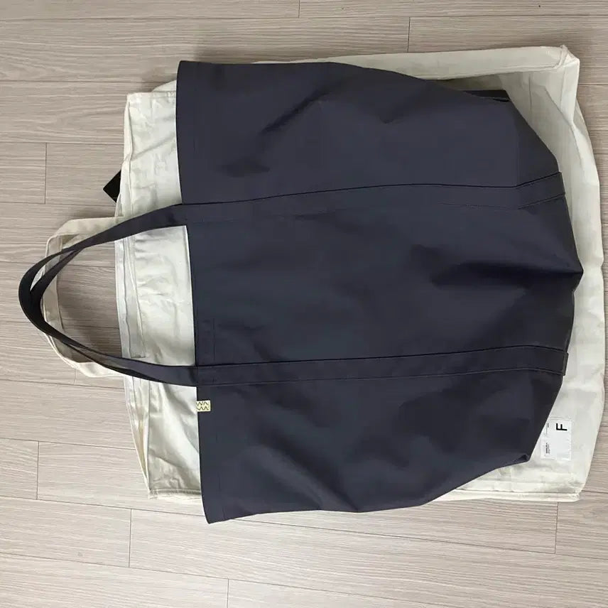 [BUNJANG] visvim 비즈빔 코듀라 토트백 L 챠콜 / visvim 비즈빔 코듀라 토트백 L 챠콜
