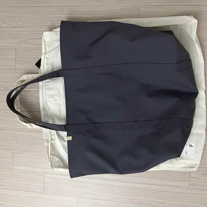 [BUNJANG] visvim 비즈빔 코듀라 토트백 L 챠콜 / visvim 비즈빔 코듀라 토트백 L 챠콜