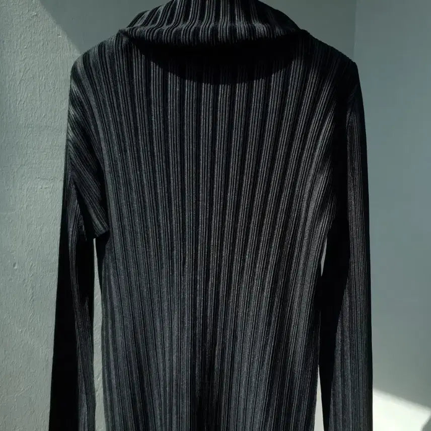 [BUNJANG] Pleats Please Issey Miyake Turtleneck Long Sleeve Top / PLEATS PLEASE top by Issey Miyake