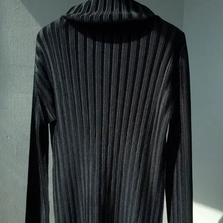 [BUNJANG] Pleats Please Issey Miyake Turtleneck Long Sleeve Top / PLEATS PLEASE top by Issey Miyake