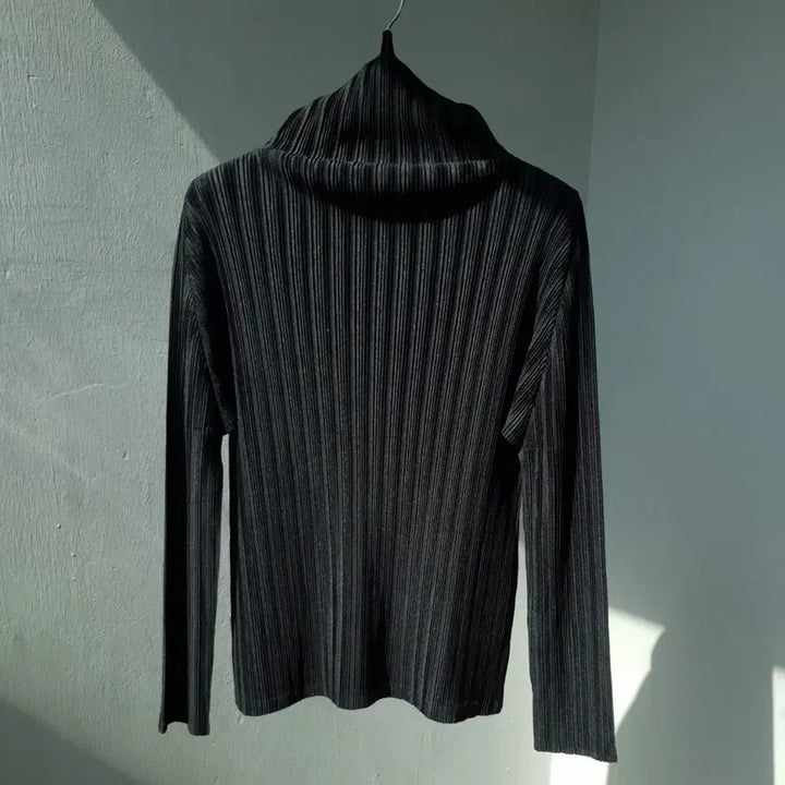 [BUNJANG] Pleats Please Issey Miyake Turtleneck Long Sleeve Top / PLEATS PLEASE top by Issey Miyake