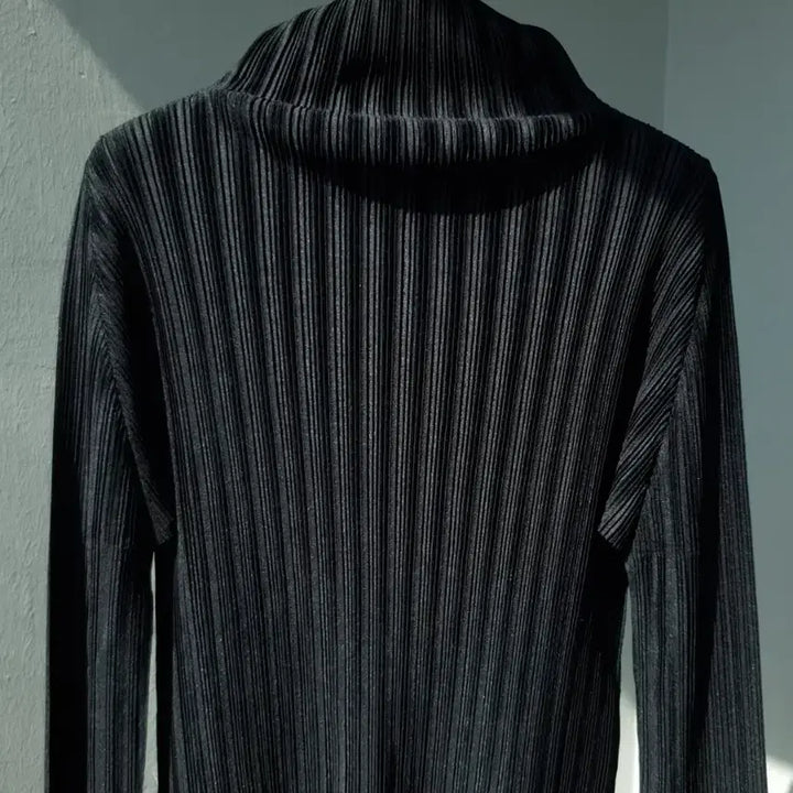 [BUNJANG] Pleats Please Issey Miyake Turtleneck Long Sleeve Top / PLEATS PLEASE top by Issey Miyake