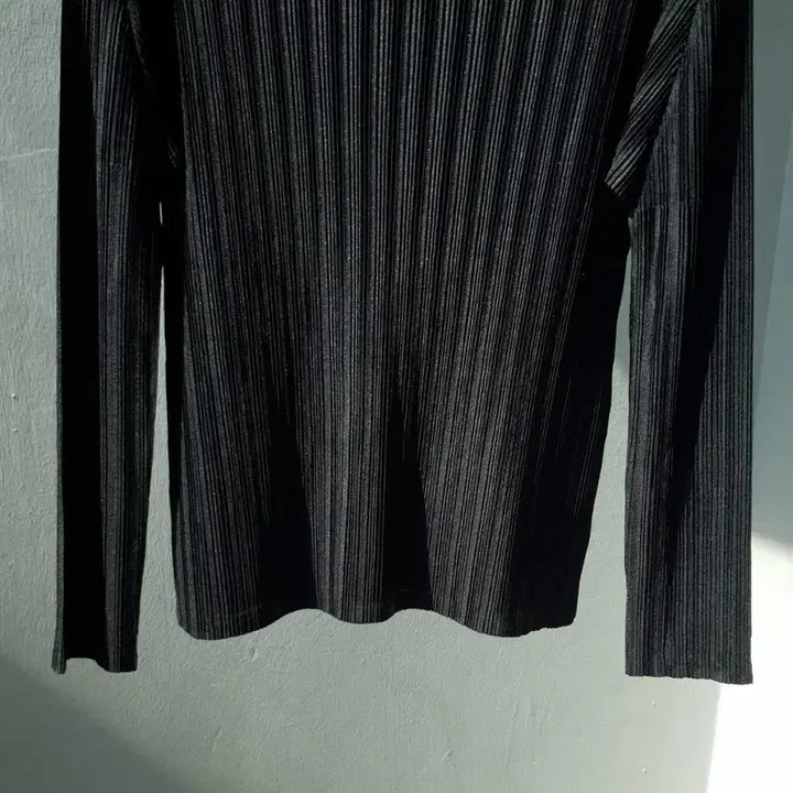 [BUNJANG] Pleats Please Issey Miyake Turtleneck Long Sleeve Top / PLEATS PLEASE top by Issey Miyake