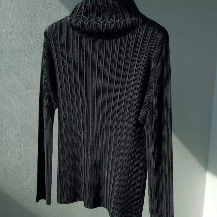 [BUNJANG] Pleats Please Issey Miyake Turtleneck Long Sleeve Top / PLEATS PLEASE top by Issey Miyake
