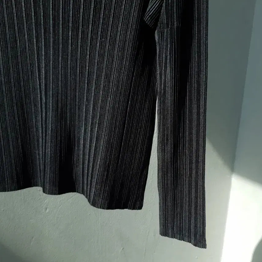 [BUNJANG] Pleats Please Issey Miyake Turtleneck Long Sleeve Top / PLEATS PLEASE top by Issey Miyake