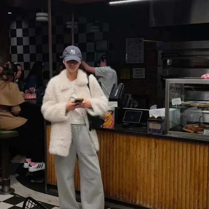 [BUNJANG] One Log Romantic White Fur Jacket / 원로그 로맨티화이트퍼자켓