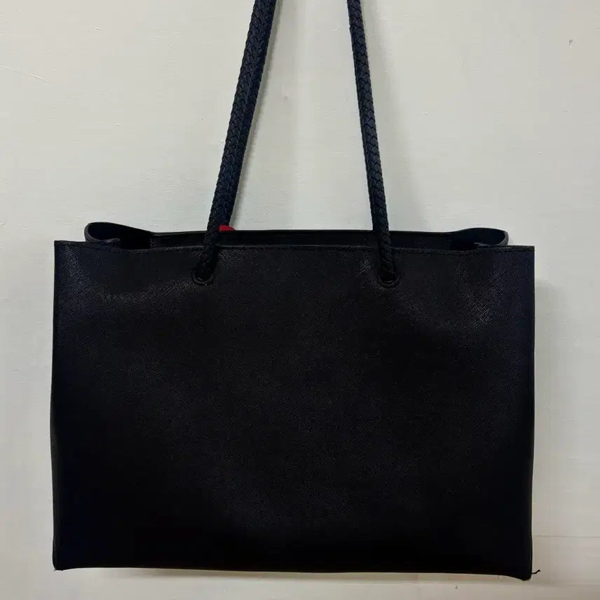 [SOLD OUT] 질스튜어트 블랙 쇼퍼백 하트참 장식