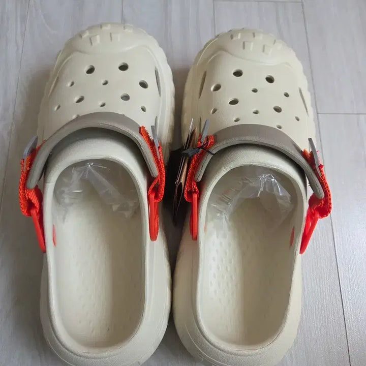[BUNJANG] Crocs Jeep Ivory Sandals / 크록스 지프   아이보리