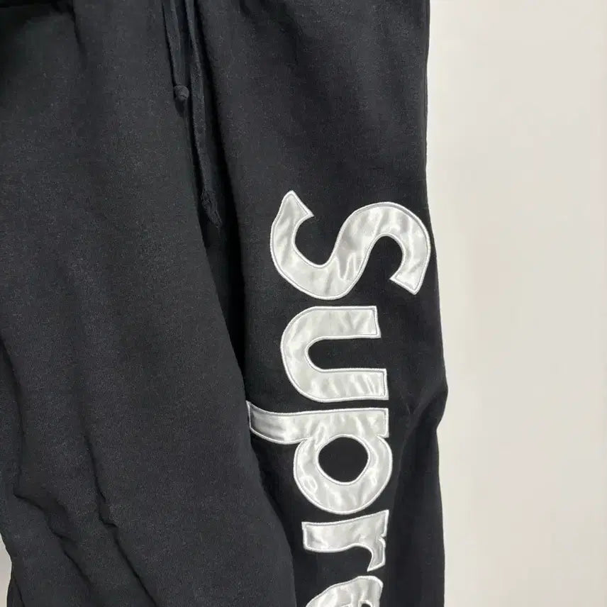 [SOLD OUT] 슈프림 조거팬츠