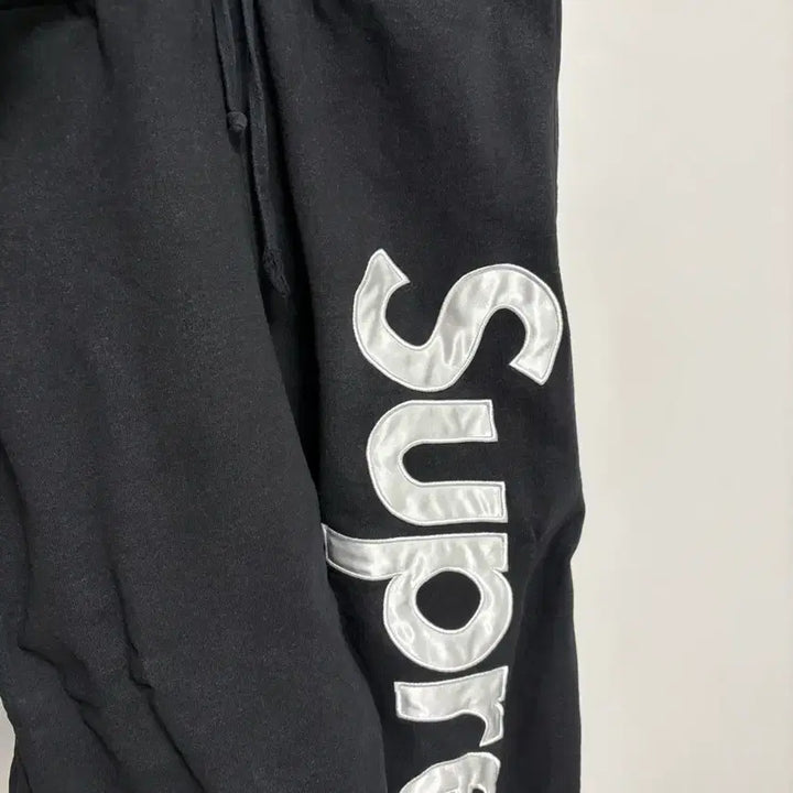 [SOLD OUT] 슈프림 조거팬츠