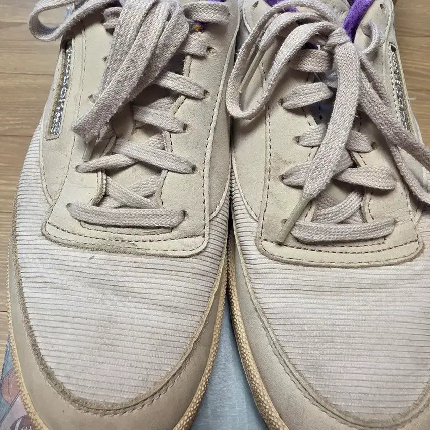 [BUNJANG] Reebok Club C Minions Collaboration Sneakers Size 266 / 리복 클럽c 미니언즈 콜라보 266 사이즈
