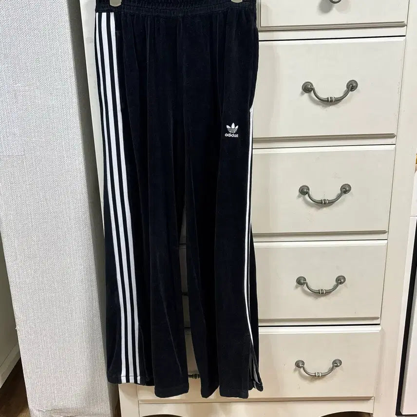 [BUNJANG] Adidas Velvet Pants / 아디다스 바지