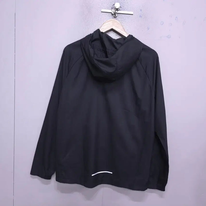 [SOLD OUT] 나이키런닝) 거의새거 공용  에센셜 후디 런닝 점퍼-95