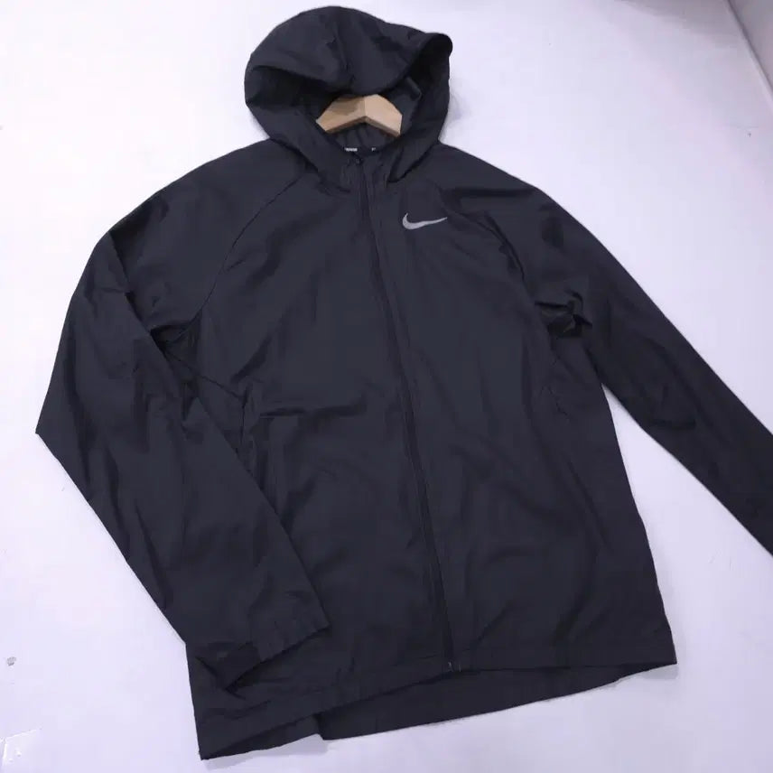 [SOLD OUT] 나이키런닝) 거의새거 공용  에센셜 후디 런닝 점퍼-95