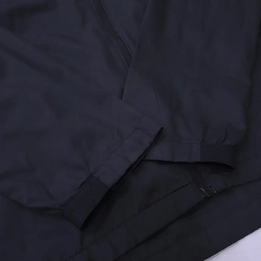 [SOLD OUT] 나이키런닝) 거의새거 공용  에센셜 후디 런닝 점퍼-95