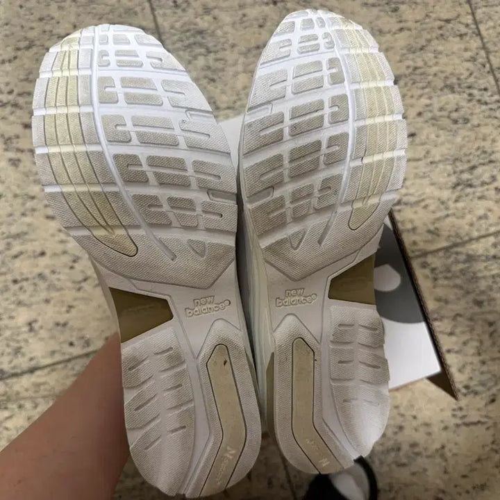 [SOLD OUT] 뉴발란스 992 화이트 실버 1회착 285