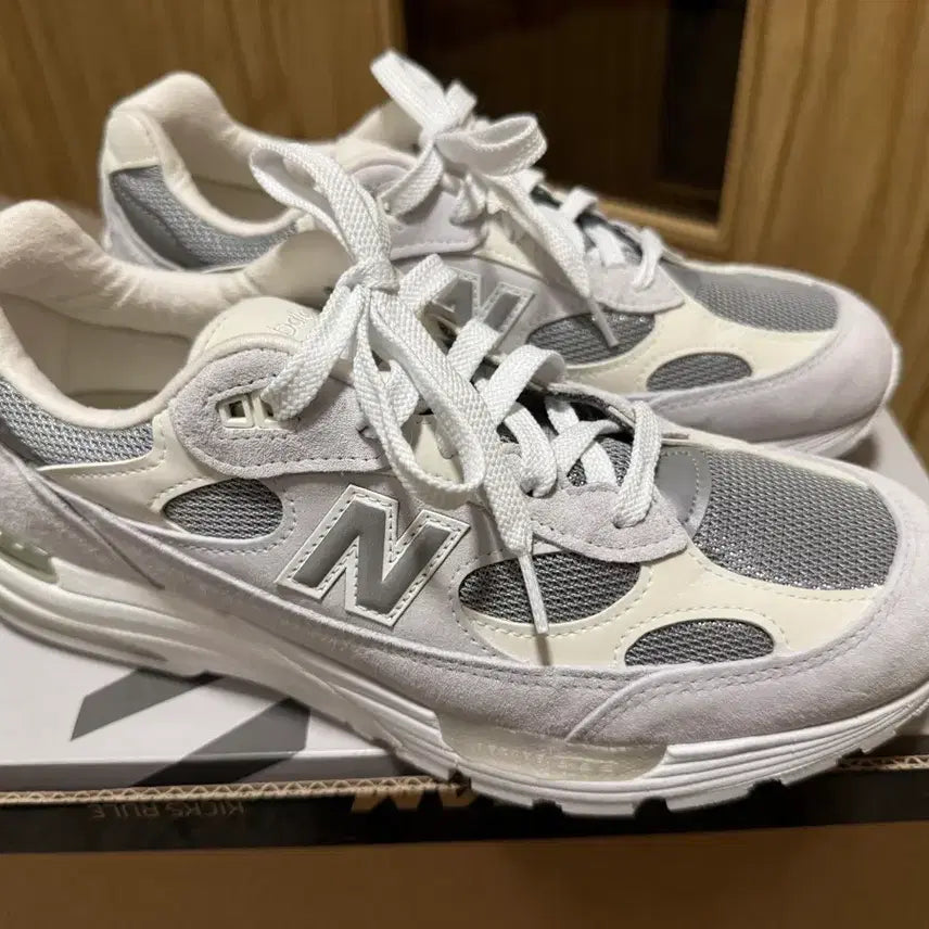 [SOLD OUT] 뉴발란스 992 화이트 실버 1회착 285