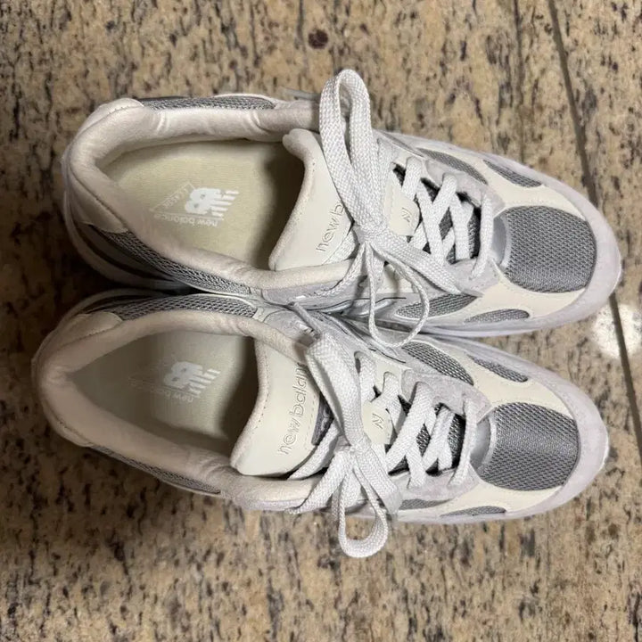 [SOLD OUT] 뉴발란스 992 화이트 실버 1회착 285