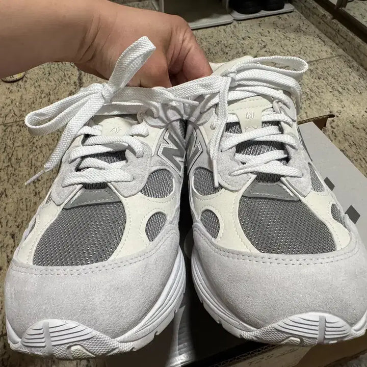 [SOLD OUT] 뉴발란스 992 화이트 실버 1회착 285