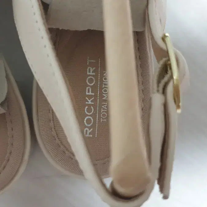 [SOLD OUT] 새상품)락포트 소가죽 슬링백 천연가죽 240 7M