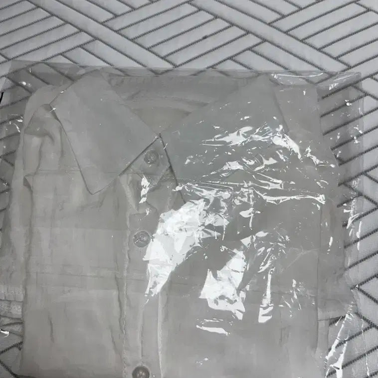 [SOLD OUT] 코코마랑 뒷 절개 셔츠