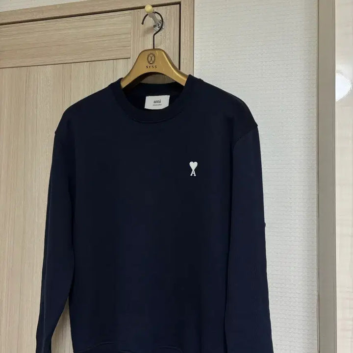 [BUNJANG] AMI Small Heart Logo Sweatshirt Nodic Blue S / [백화점판/S/신형] 아미 스몰하트 로고 맨투맨 노틱 블루 s사이즈