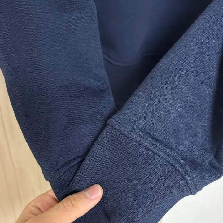 [BUNJANG] AMI Small Heart Logo Sweatshirt Nodic Blue S / [백화점판/S/신형] 아미 스몰하트 로고 맨투맨 노틱 블루 s사이즈