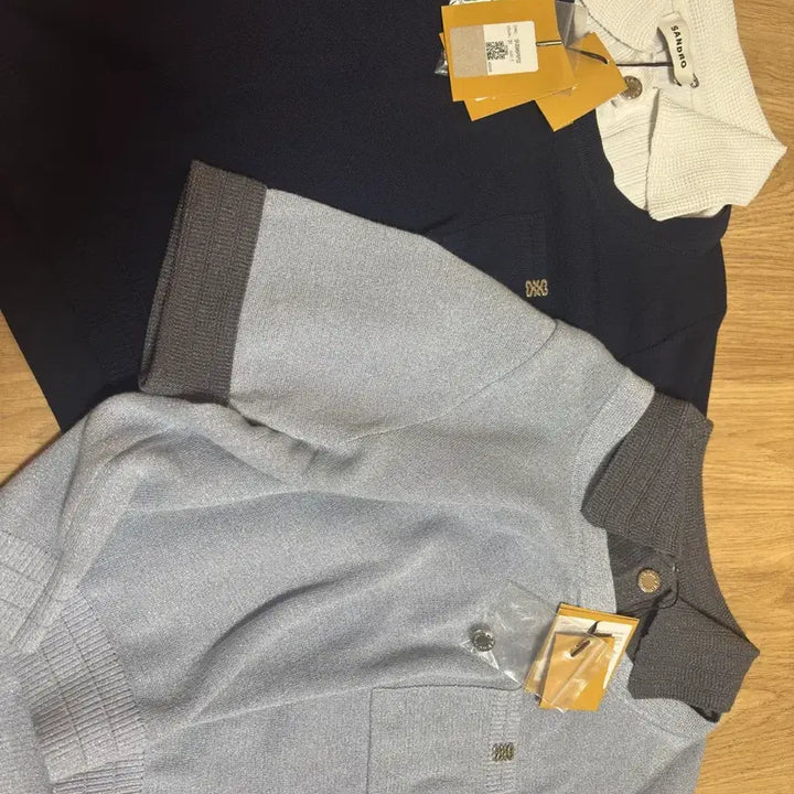 [SOLD OUT] 산드로 카라 로고 니트 탑 2종 sandro