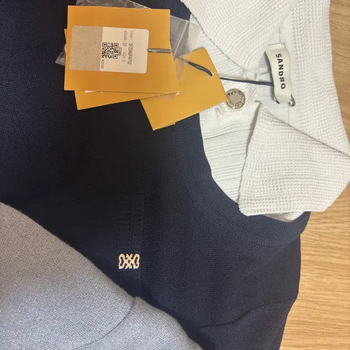 [SOLD OUT] 산드로 카라 로고 니트 탑 2종 sandro
