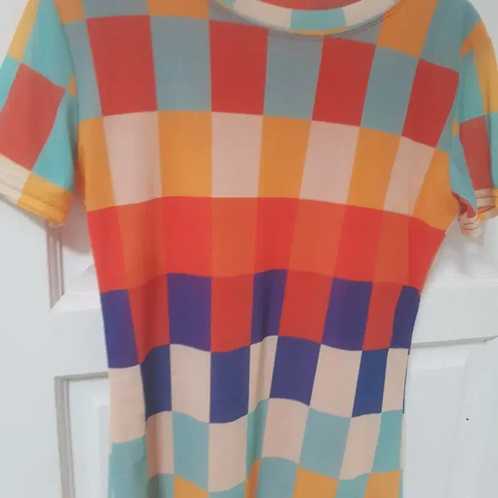 [BUNJANG] Colorful Check Spandex T-shirt (Size 55) / 컬러풀 체크 스판티(55)미사용