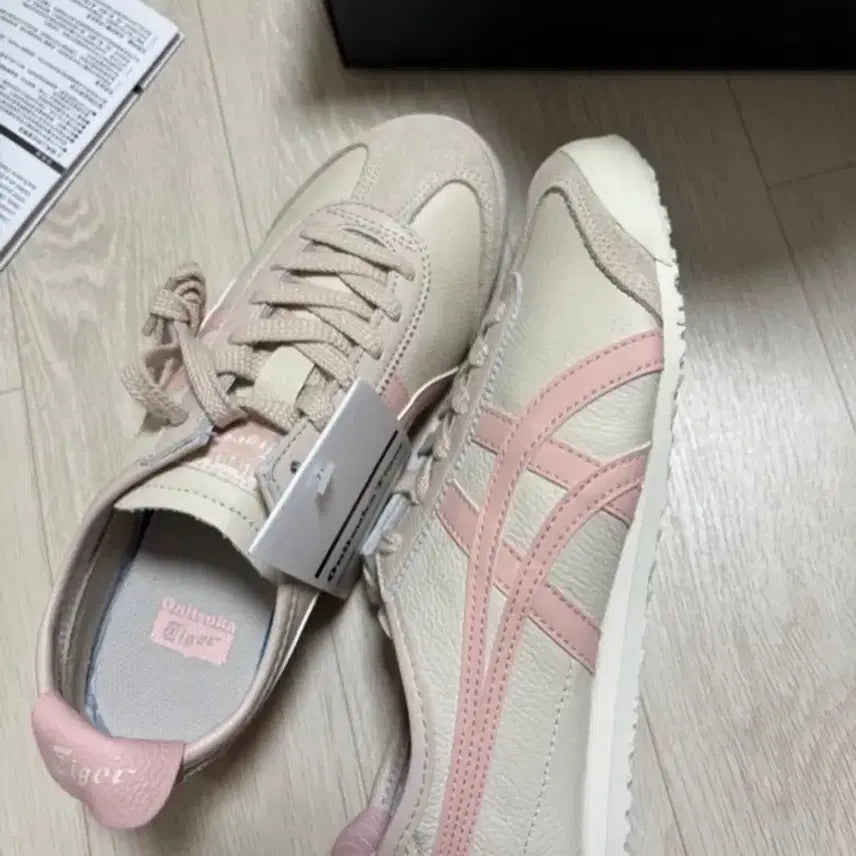 [BUNJANG] Onitsuka Tiger Pink Stripe Sneakers / 오니츠카타이거 핑크 스트라이프 스니커즈