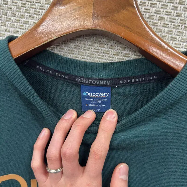 [BUNJANG] Discovery Printing Logo Sweatshirt Men&