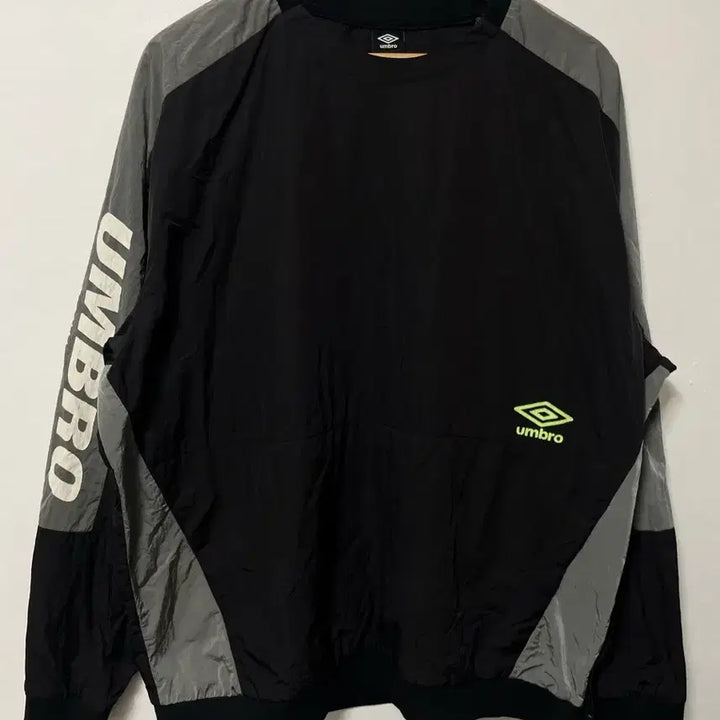 [SOLD OUT] 100-105 UMBRO 엄브로 나일론 루즈핏 웜업 상의 정품