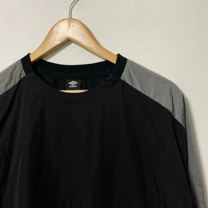 [SOLD OUT] 100-105 UMBRO 엄브로 나일론 루즈핏 웜업 상의 정품