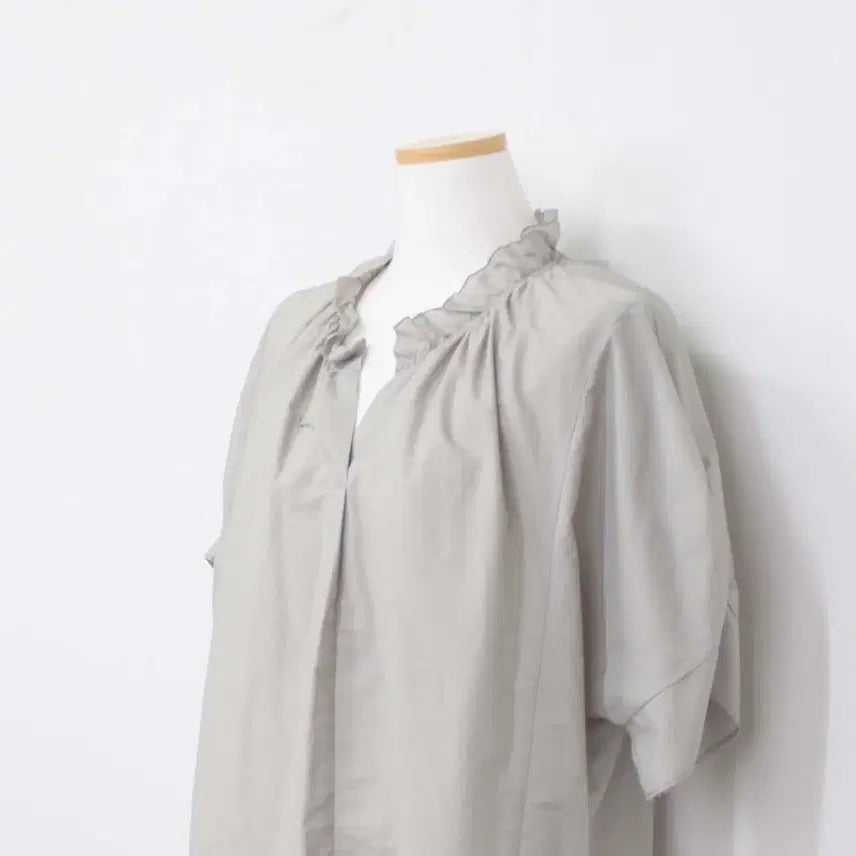 [SOLD OUT] [정품] 씨 여성 블라우스 티셔츠 셔츠 반팔 상의 신상 66 정인샵