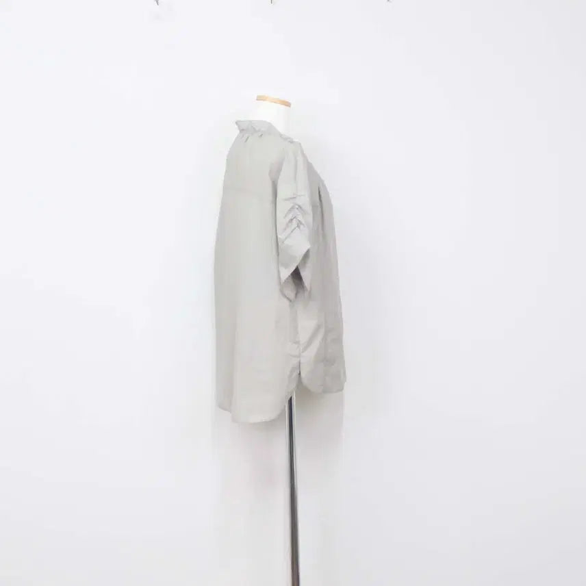 [SOLD OUT] [정품] 씨 여성 블라우스 티셔츠 셔츠 반팔 상의 신상 66 정인샵