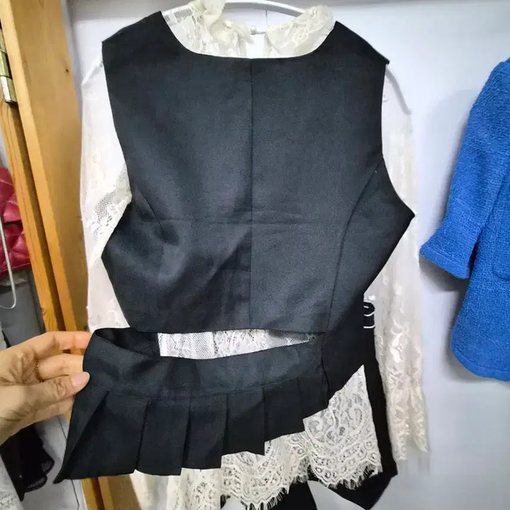 [BUNJANG] Missha Asymmetrical Frill Vest / 미샤 언발 프릴 베스트